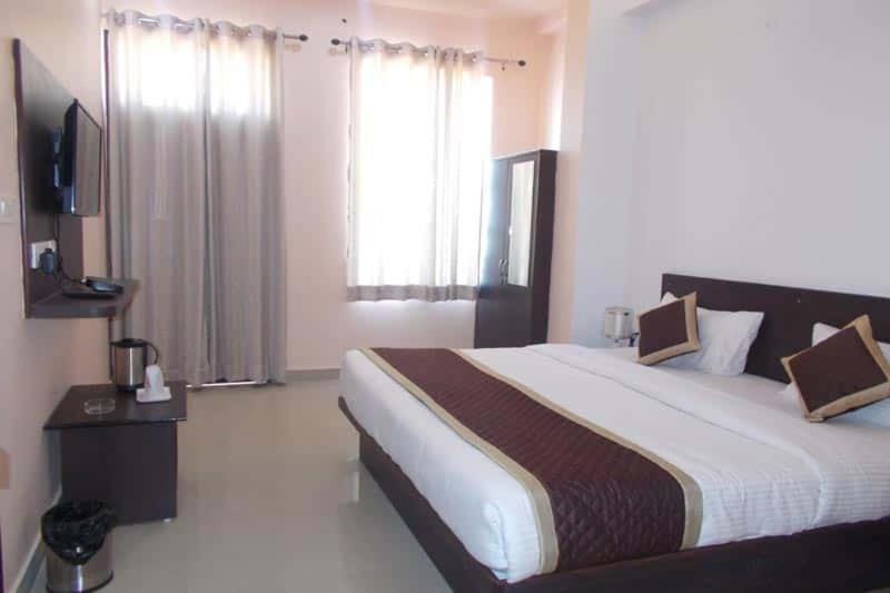 Makrana Raj Hotel Sikar Ngoại thất bức ảnh